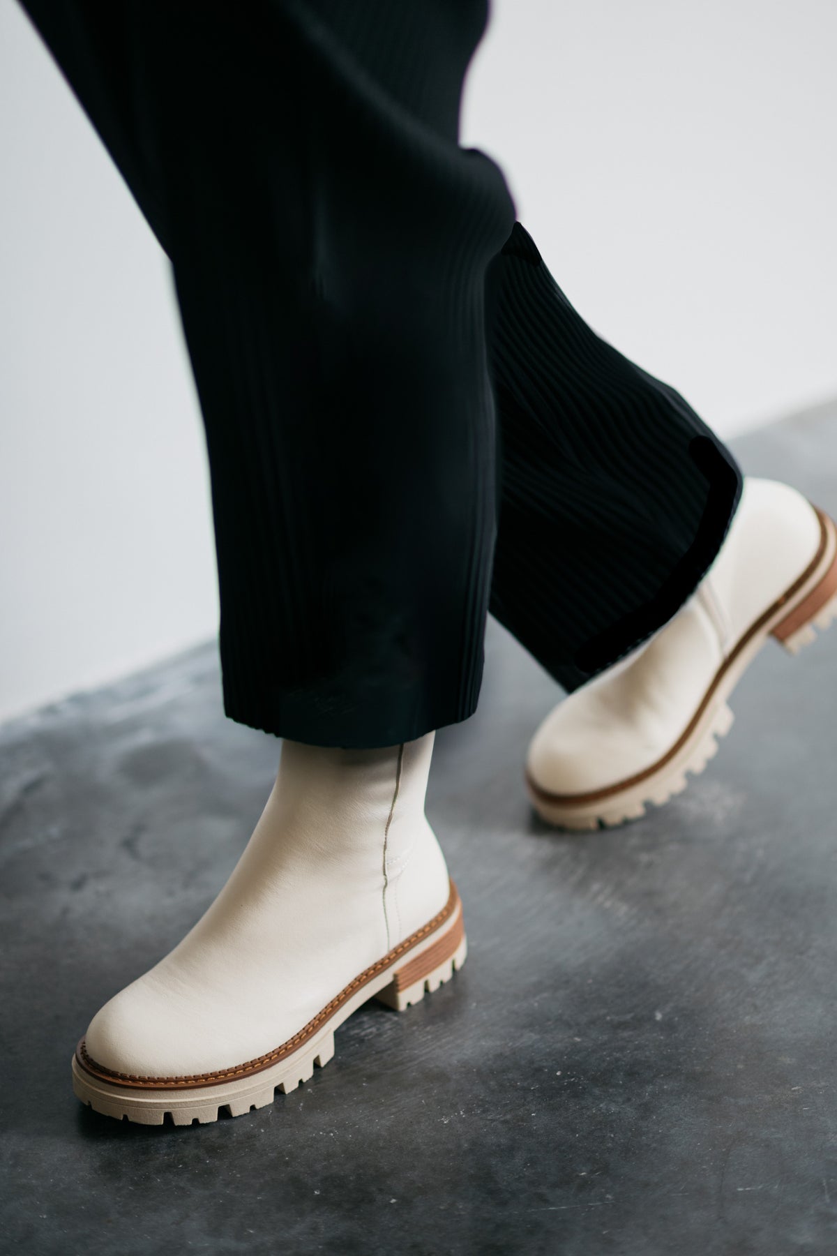 Amelia Beige
